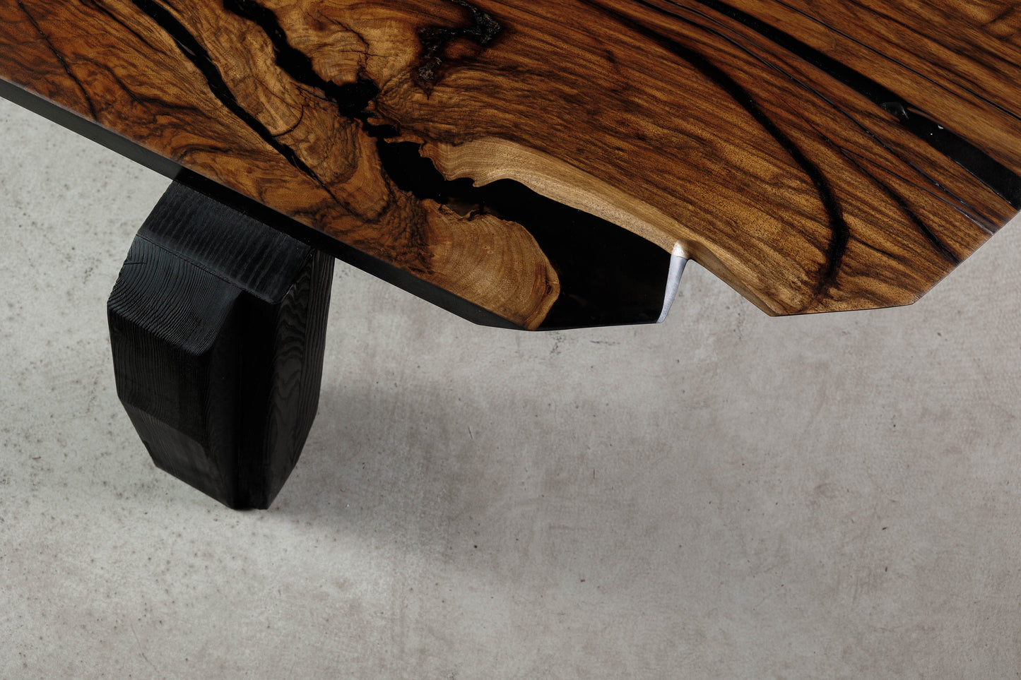 Walnut Slab Unique Coffee Table EM102 From 18Brut Collection | Detail Shot