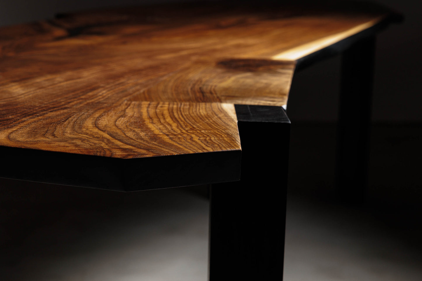 EM201 Of 18Brut Collection | Close-up image showcasing the fibre of the walnut.