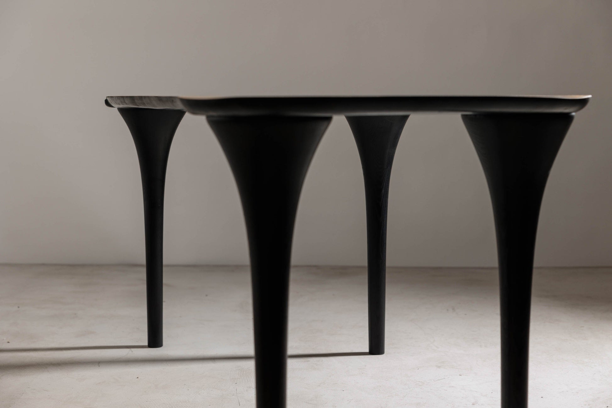 EM210 Of Erosio Collection | Oval Dining Table for 6